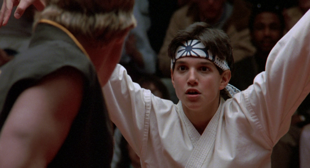 O filme Karate Kid de Ralph Macchio e Jackie Chan significa que o