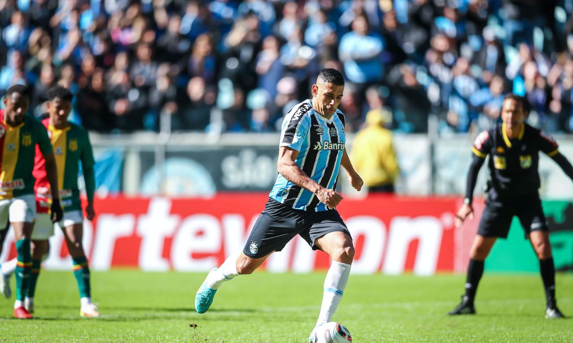 Com os dois gols sobre o Sampaio Corrêa, Diego Souza se tornou o maior artilheiro do Grêmio no Século XXI