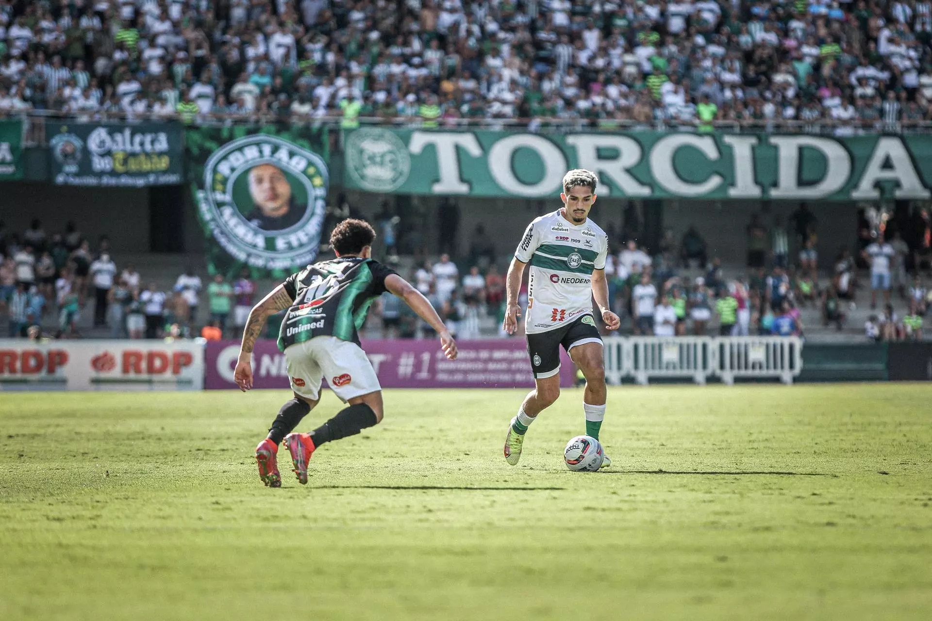 Maringá e Coritiba se enfrentam na primeira final do Paranaense